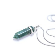 Eternity point necklace with natural crystal Indian agate.